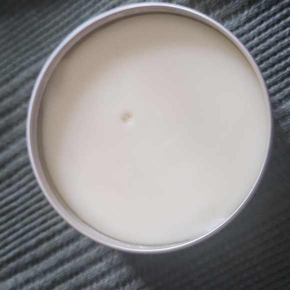 Strawberry and floral scented solid - Picture 2 of 3